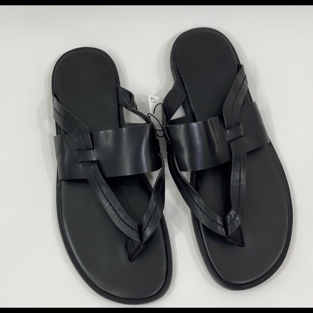 Zara sandal brand new with tags! Black  color